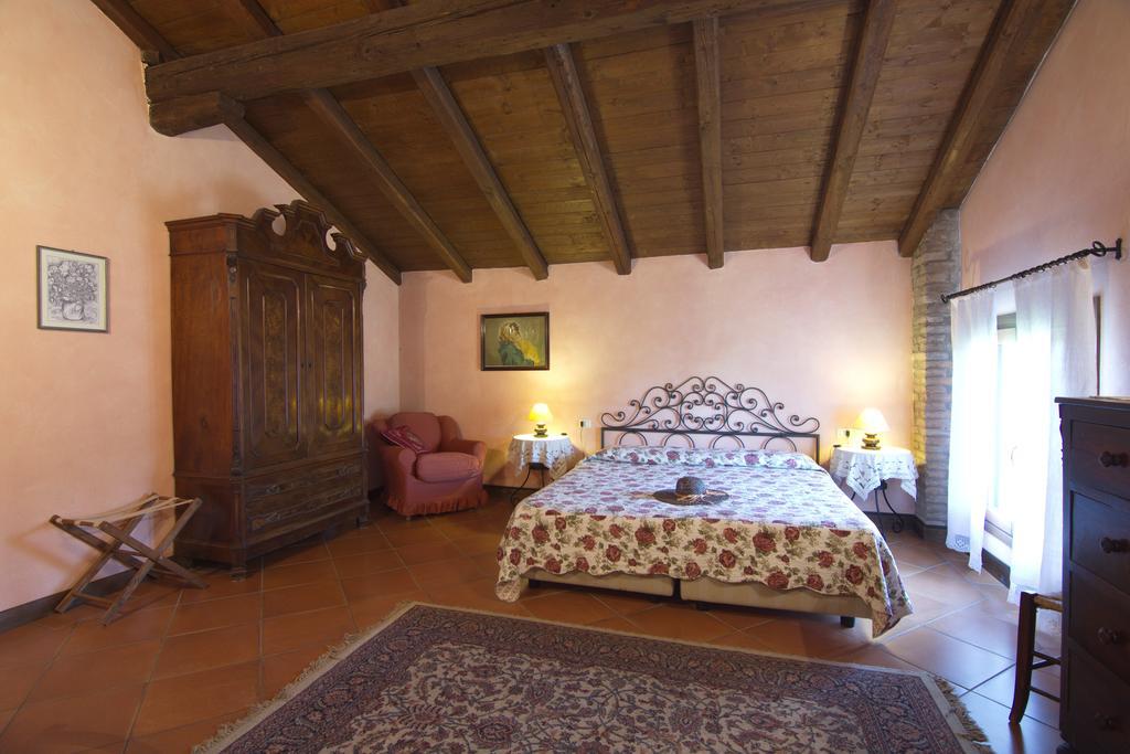 Agriturismo La Cascinetta ピエーヴェ・ディ・チェント エクステリア 写真